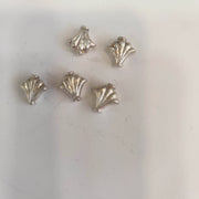 Abalorio plata nueva flor lys ABALORIO CENTROARTESANO