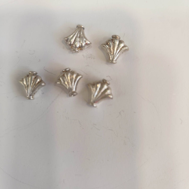 Abalorio plata nueva flor lys ABALORIO CENTROARTESANO