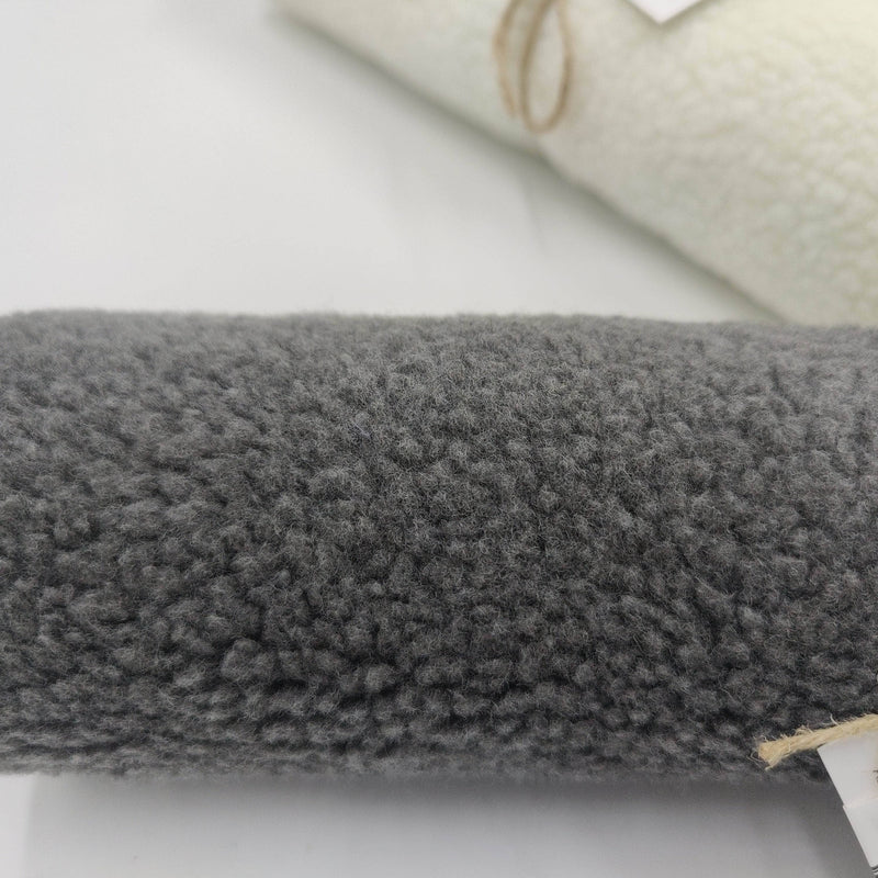 Imitacion piel de cordero gris oscuro en rollo 30cmx1m 13030362 ARTEMIO CENTROARTESANO