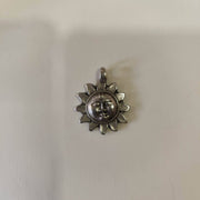 Charm sol color plata antigua 28x24 Zamac con pasador de 3mm CHARM CENTROARTESANO