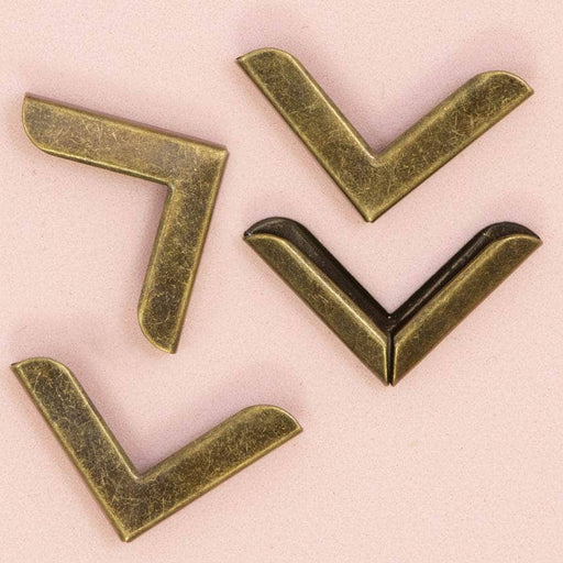 Cantoneras 23x23x6mm exterior 2ud 430433 oro viejo labradas MONTEJO CENTROARTESANO