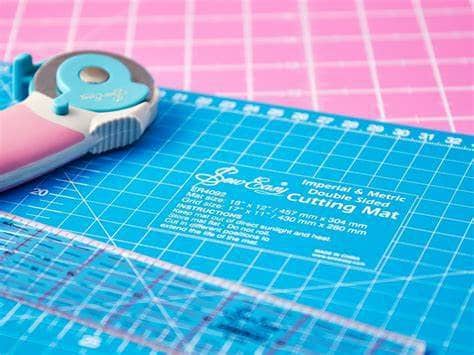 Base de corte 3mm doble cara 30/45cm Sew Easy rosa yazul SEWEASY CENTROARTESANO