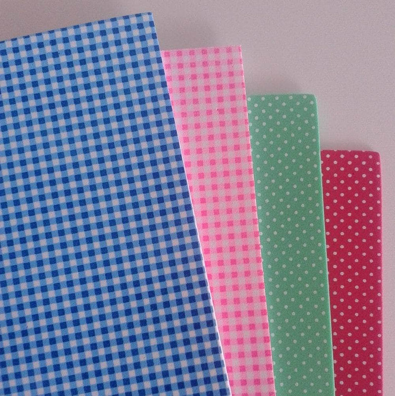 Goma eva 20x30 2mm fantasia ACP mini lunares blancos fondo rojo CENTROARTESANO