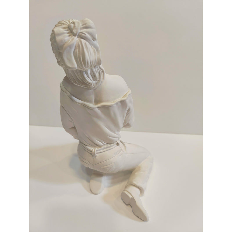 Figura escayola 173 Chica inquietud 24x13cm ARTESANIA SOL Y MAR CENTROARTESANO