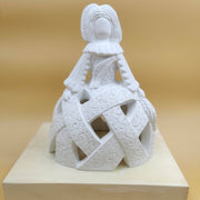 Figura escayola 808 Menina reja 24x17cm ARTESANIA SOL Y MAR CENTROARTESANO