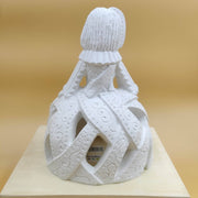 Figura escayola 808 Menina reja 24x17cm ARTESANIA SOL Y MAR CENTROARTESANO