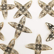 Filigrana flor metalida con baño plata vieja MENONI CENTROARTESANO