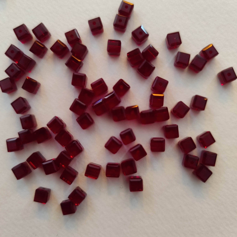 Swarovski CUBO 4mm Garnet SWAROVSKI CENTROARTESANO